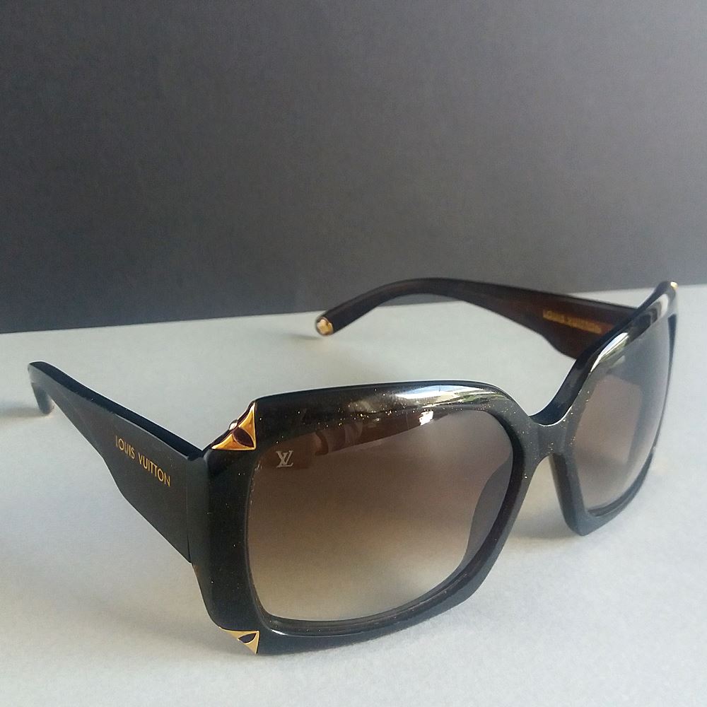 Authentic New Louis Vuitton Grease Gold Frame Sunglasses Z1366E