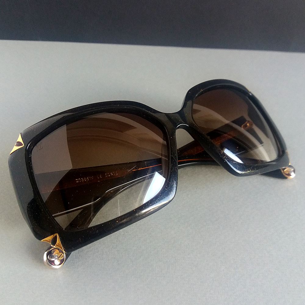 LOUIS VUITTON Hortensia Sunglasses Black-US