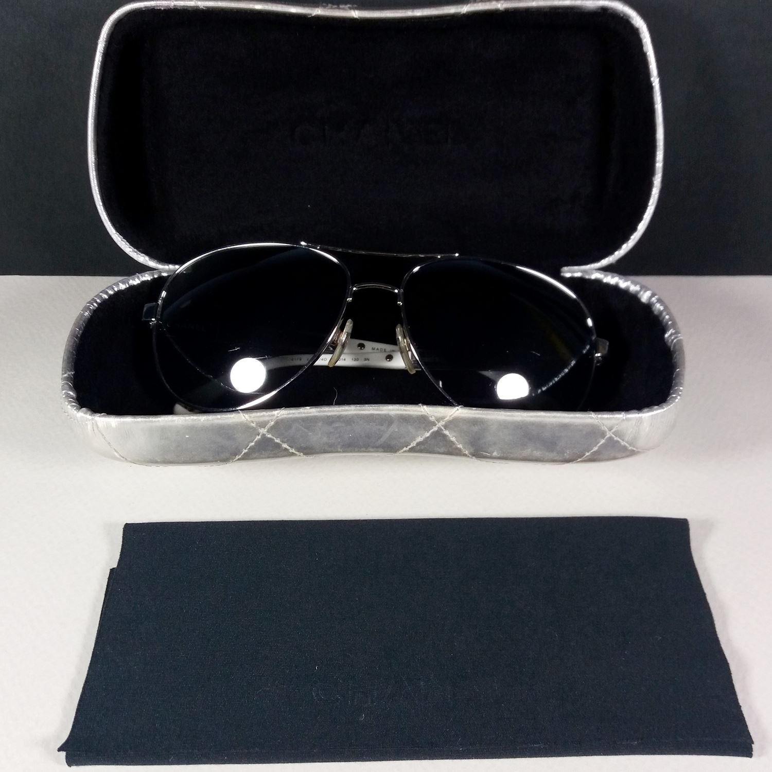 Chanel Collection Miroir 4179 CC Logo c.124/4D 130 Pilot Sunglasses Case &  Cloth –