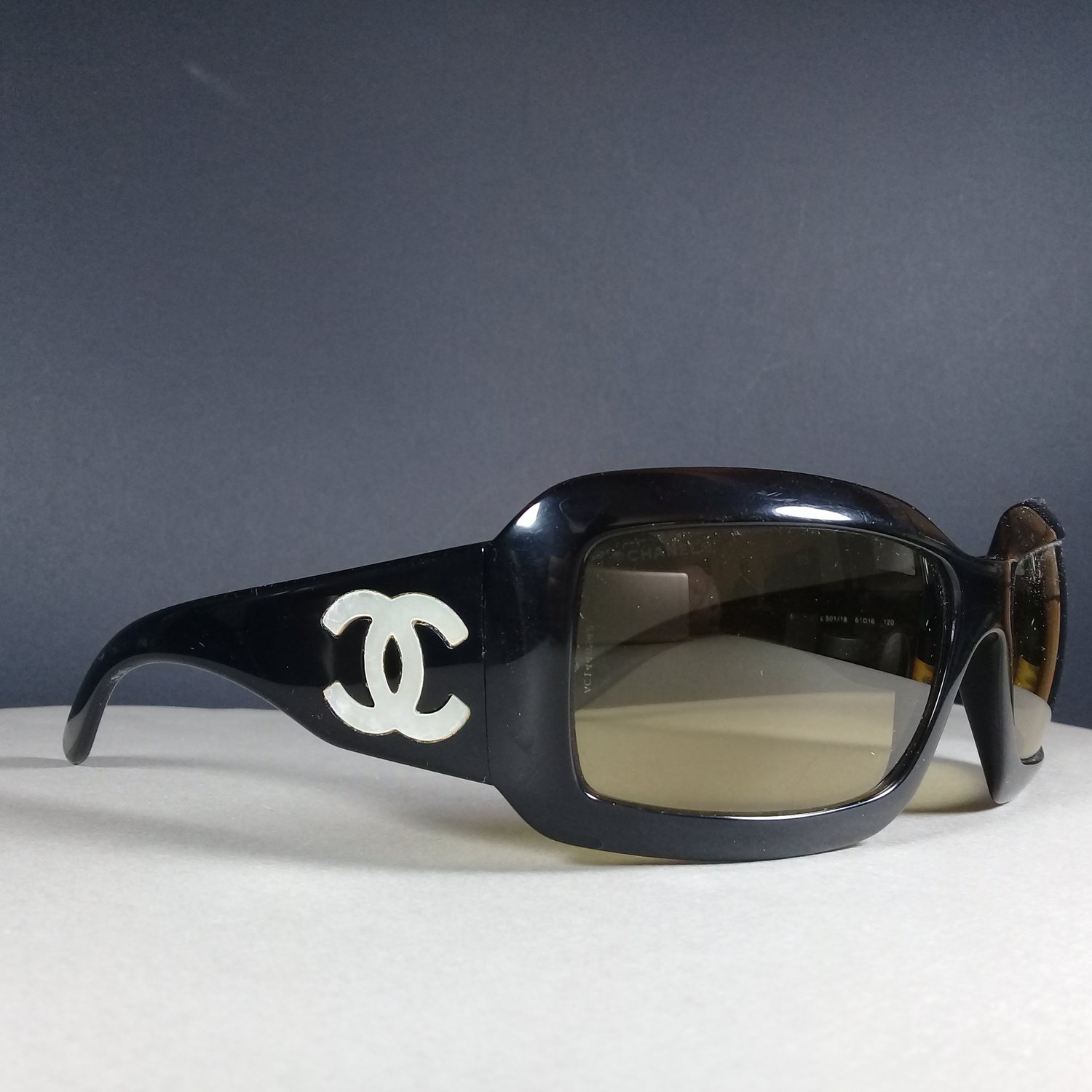 CHANEL Mother of Pearl CC Sunglasses 5076-H Black 382764