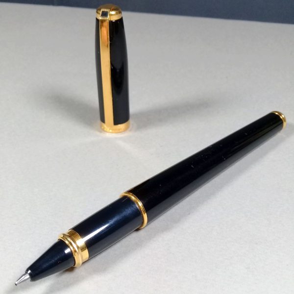 S.T. Dupont Fidelio Vintage Black Laque de Chine/Gold Plated Roller Ballpoint Pen
